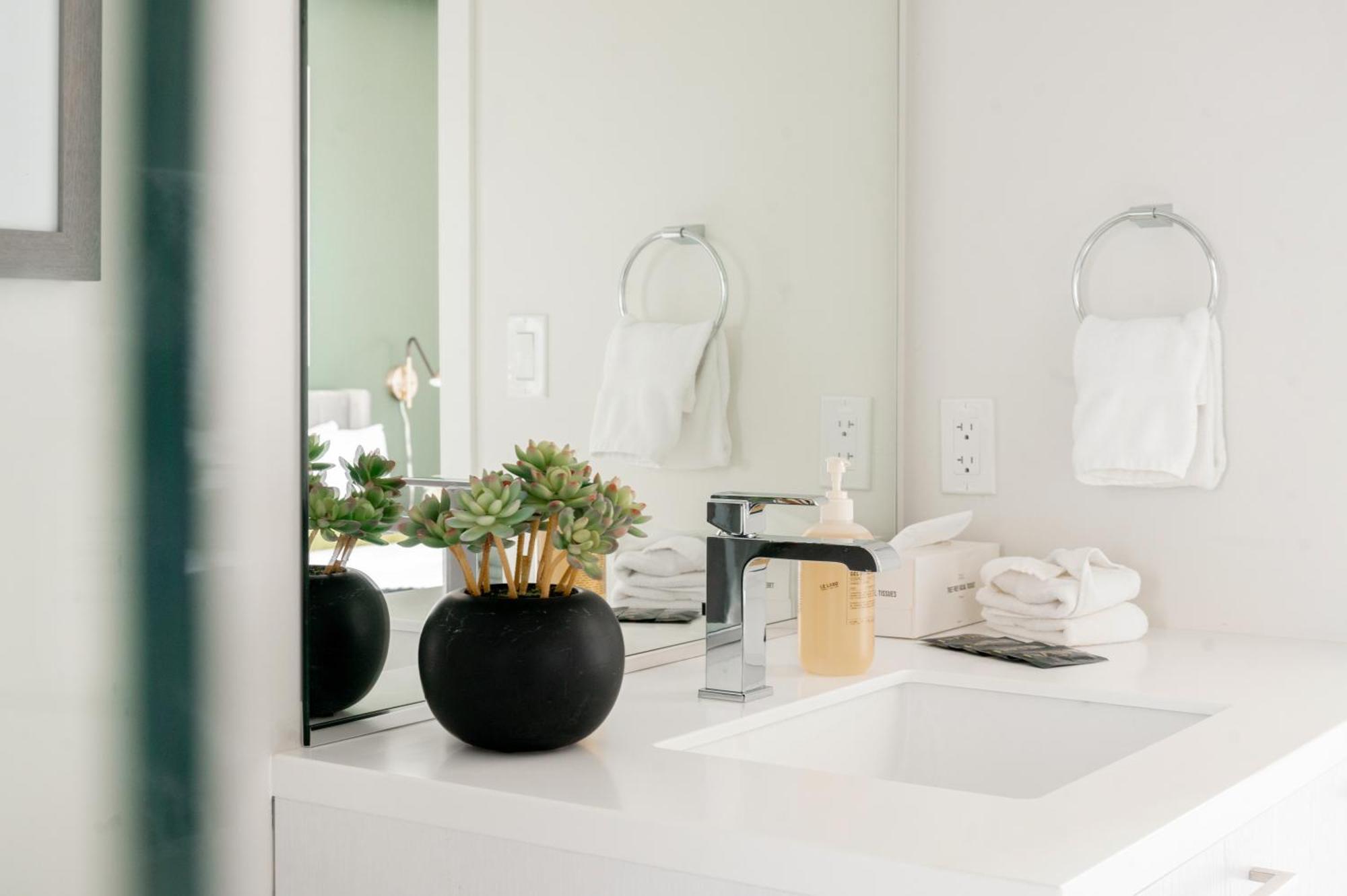 2880 Serenity In Style * Denver